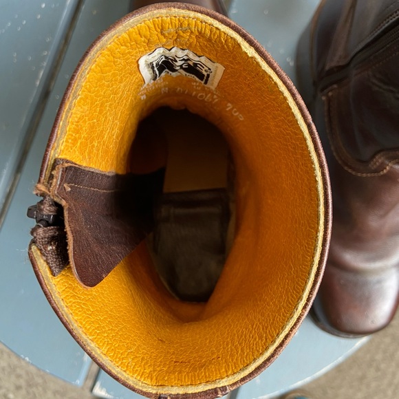 Frye Campus Shorties in Chestnut EUC - Picture 11 of 15